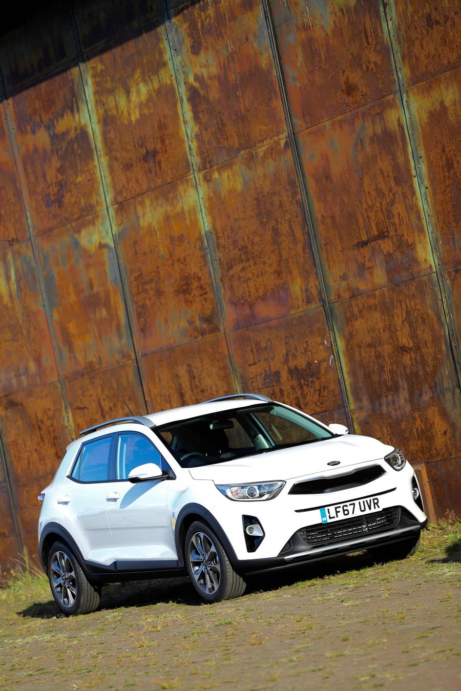  Kia Stonic 2017 года  (UK) (фото 8 из 51)